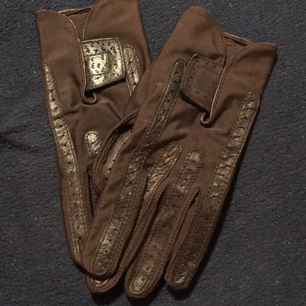 Driving gloves